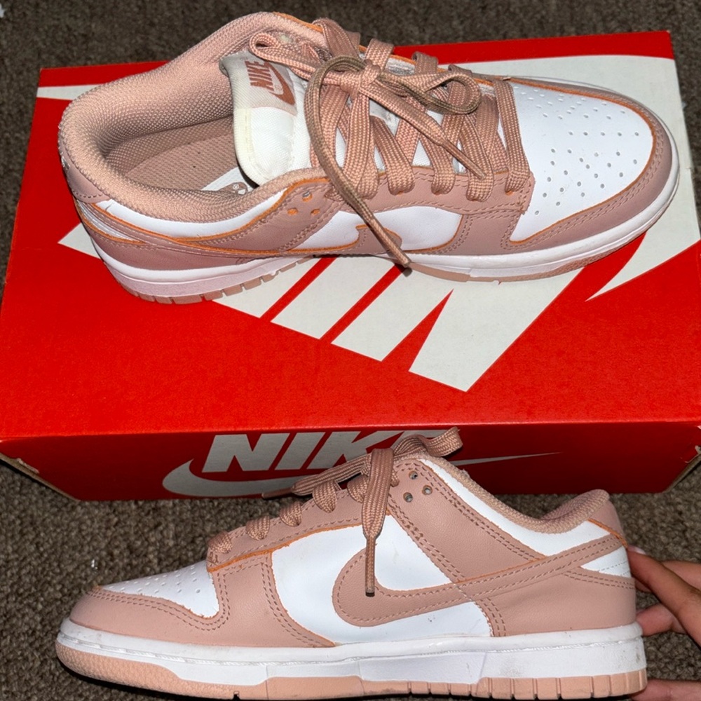 Nike Sunk low rose size 5